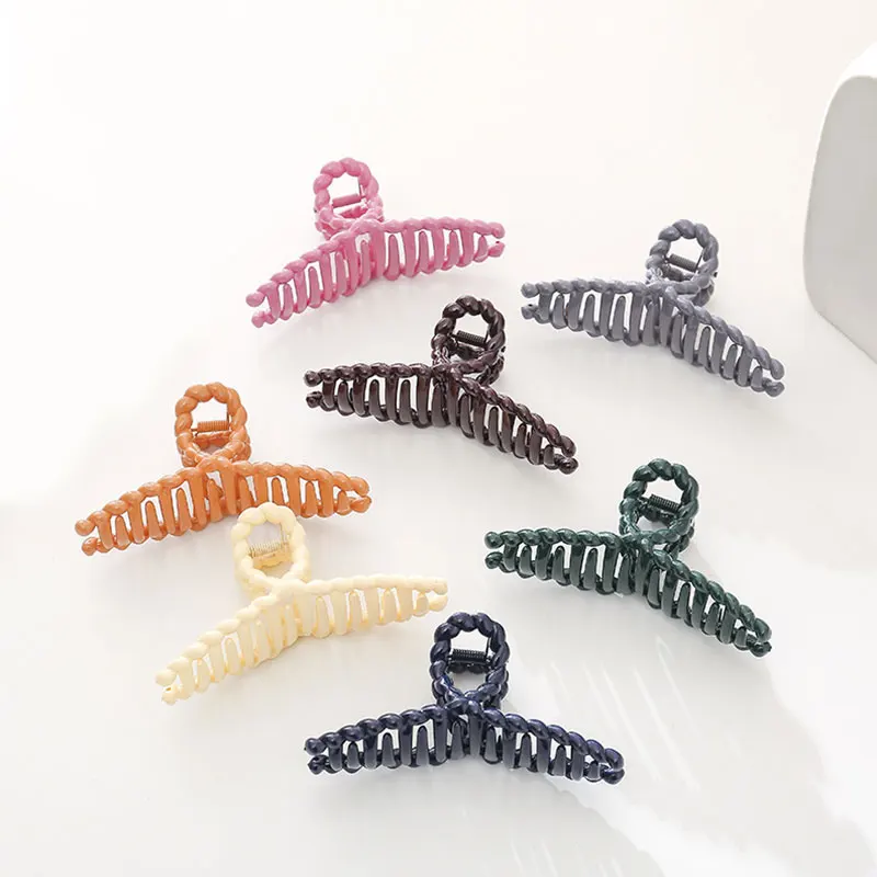 

Large Size Hair Clamps Crab Geometric Glossy Hair Claws Ponytail Clip For Women Hair Clip Simple Hollow Out Hairpins Barrettes