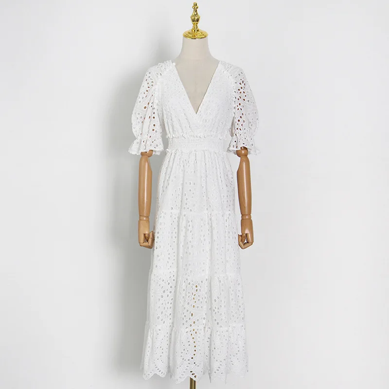 

Water soluble flower A-line swing dress 2021 summer new V-neck temperament French lady high waist solid long dress