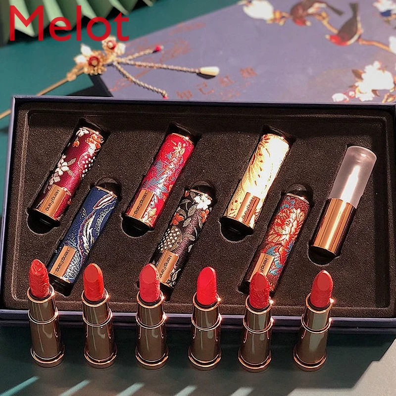 

High-End Luxury Chinese Palace Museum Carved Embroidered Lipstick Non-Fading Set Student Gift Box