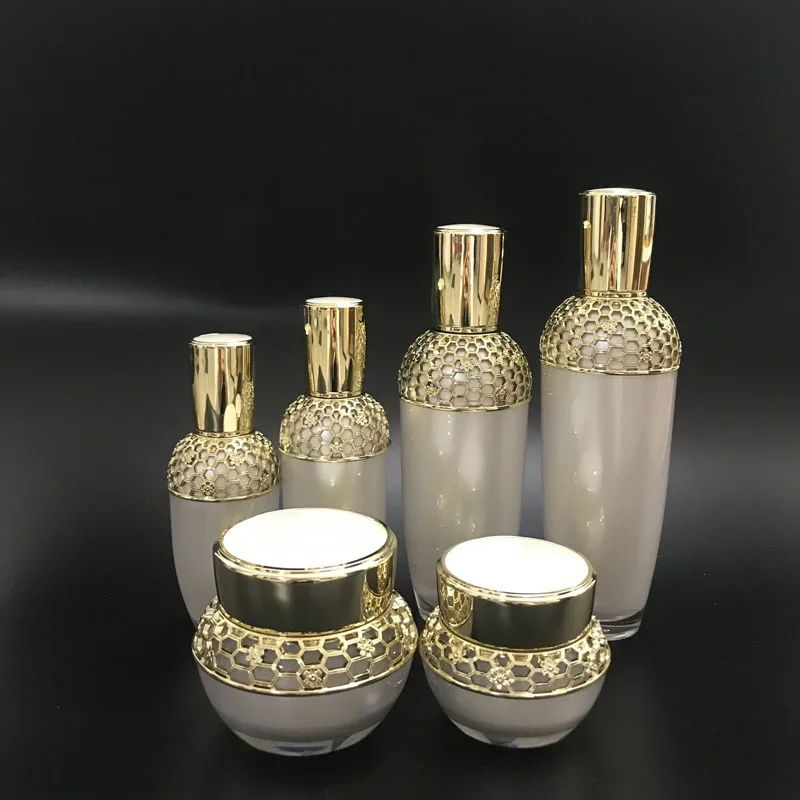 Роскошные белые акриловые портативные многоразовые бутылки Вакуумная крышка