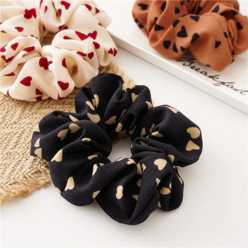

Ladies fashion retro elastic headband love large intestine ring cloth ring headdress pan hair all-match wash hair ring 2021 new