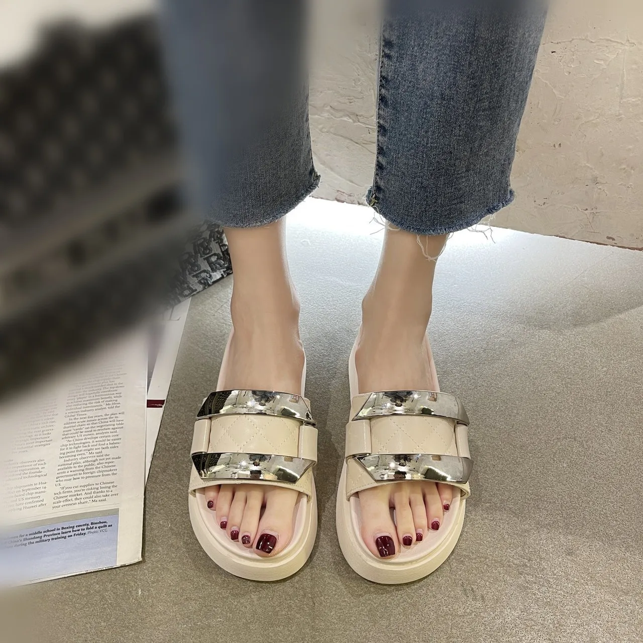 

Shoes Rivet Med Ladies' Slippers Luxury Slides Platform Slipers Women Designer Girl Flat 2021 Metal Decoration PU Rubber Fabric