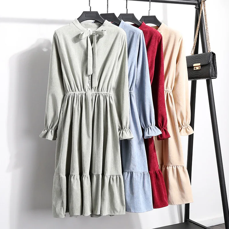 Платье женское вельветовое с бантом на воротнике однотонное винтажное