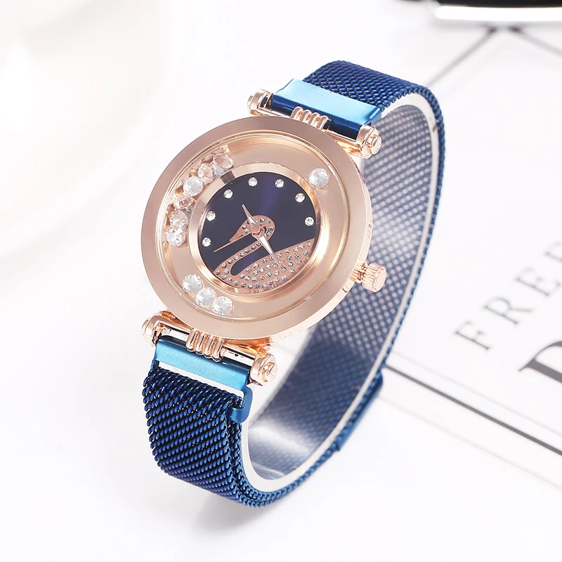 

The new diamond-studded swan quicksand rhinestone watch with magnet strap ladies quartz watch