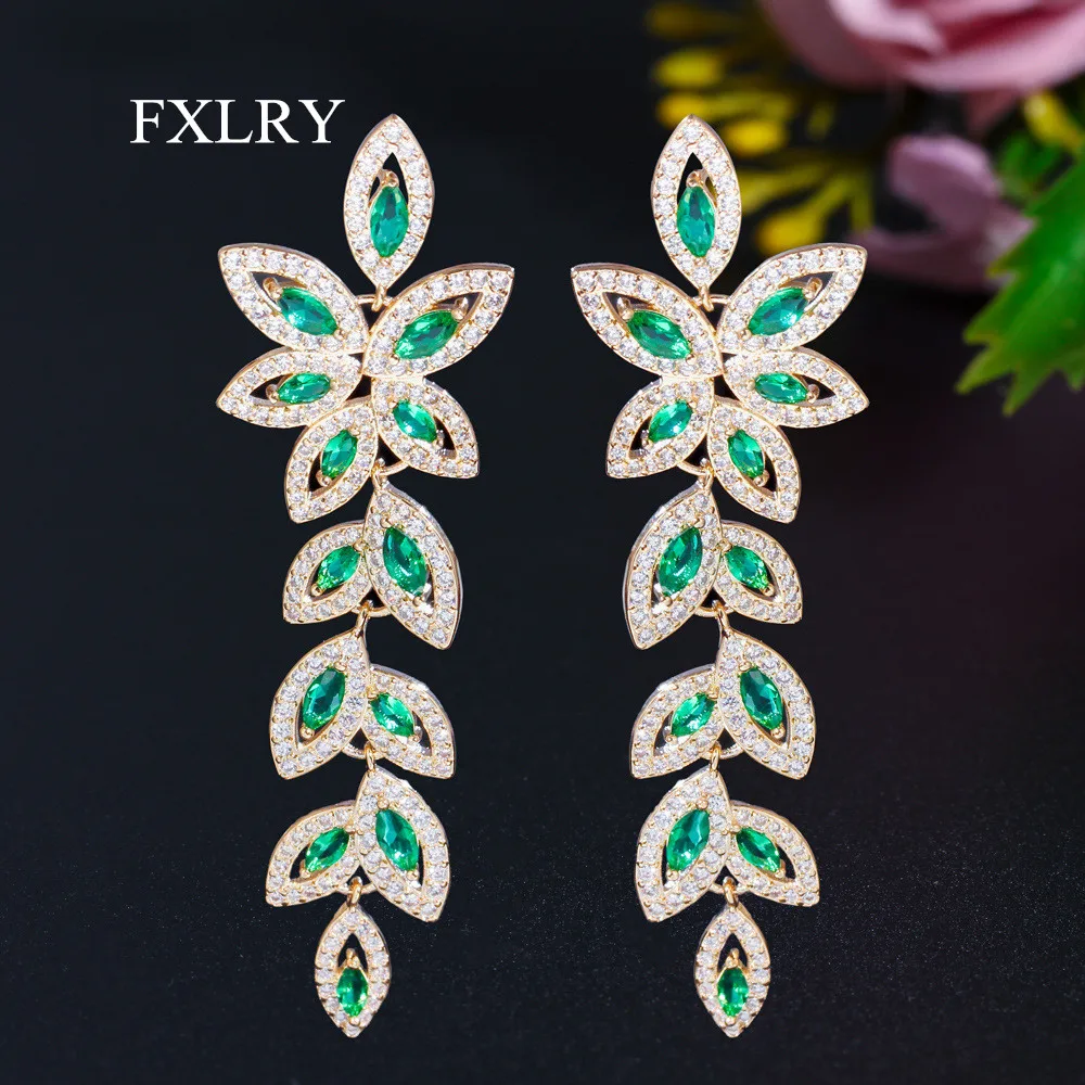 

Женские длинные серьги-подвески с фианитами, золотого цвета