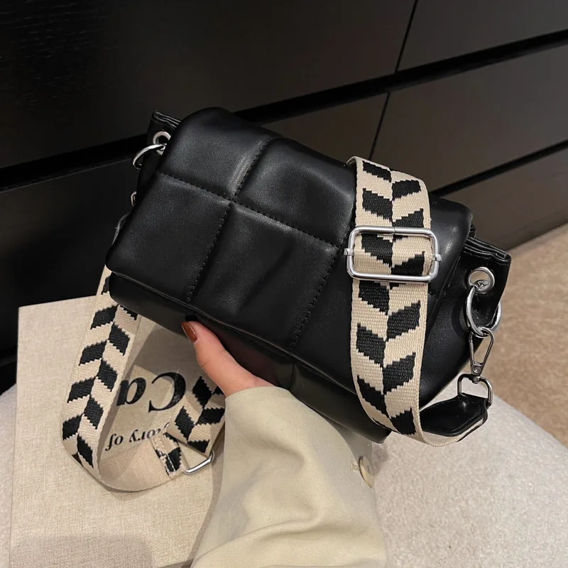 

Small PU Leather Padded Flip Crossbody Bag Ladies Fashion Quilted Shoulder Bag Designer Women 2022 Hit Luxury Handbags and Purse