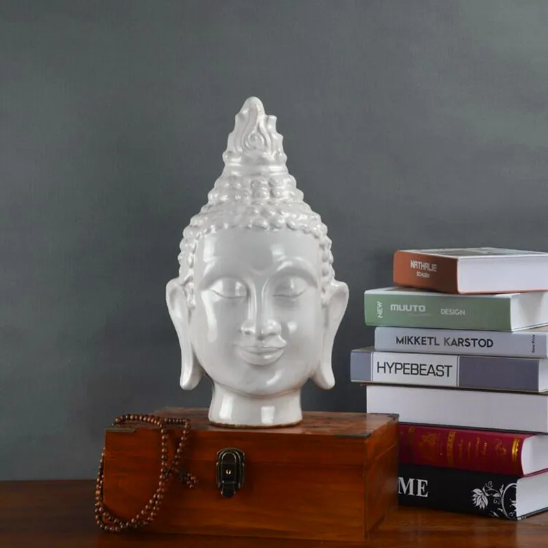 Керамическая статуэтка Будды в юго-восточном азиатском стиле буддистская