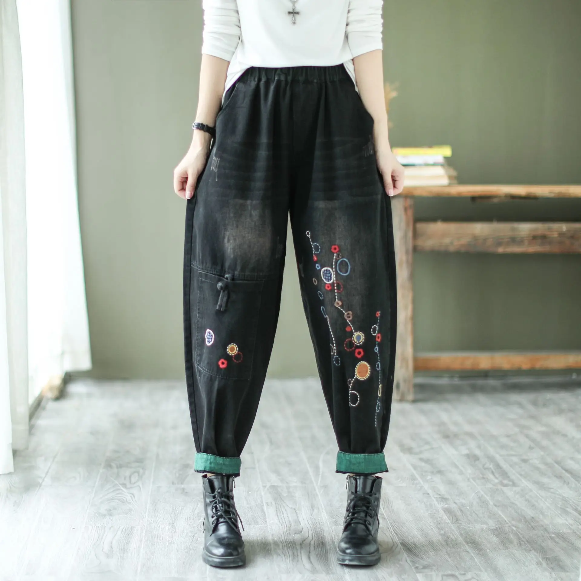 

Autumn Women New Vintage Harem Jeans Distressed Embroidery Stretch High Waist Daily Bleached Fashion Loose Denim Trousers Female