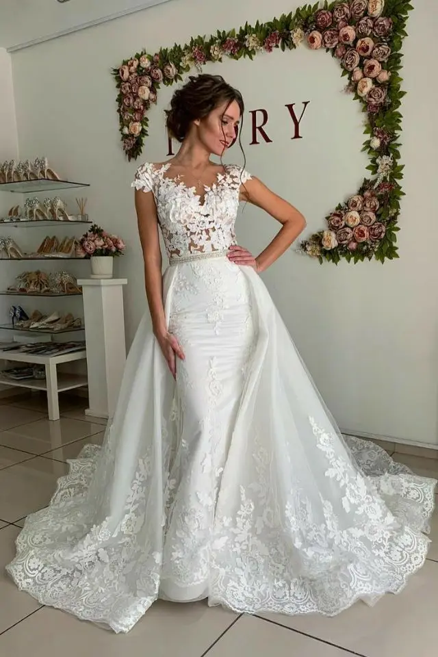 

Gorgeous Mermaid Long Lace Wedding Dresses with Pockets Dubai O-Neck Floor Length Corset Back Sweep Train Bridal Gown for Women