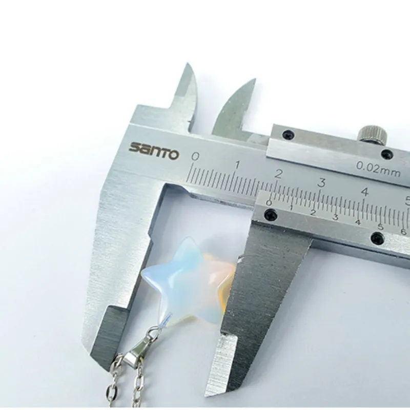 Женский кулон из сплава с опалом в виде пентаграммы натуральным кристаллом