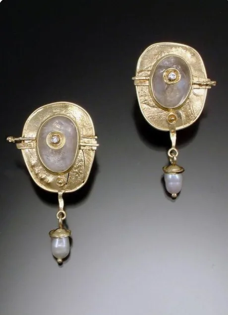 Cross-border jewelry Korean pearl earrings European and American creative gold-plated enamel diamond earrings.