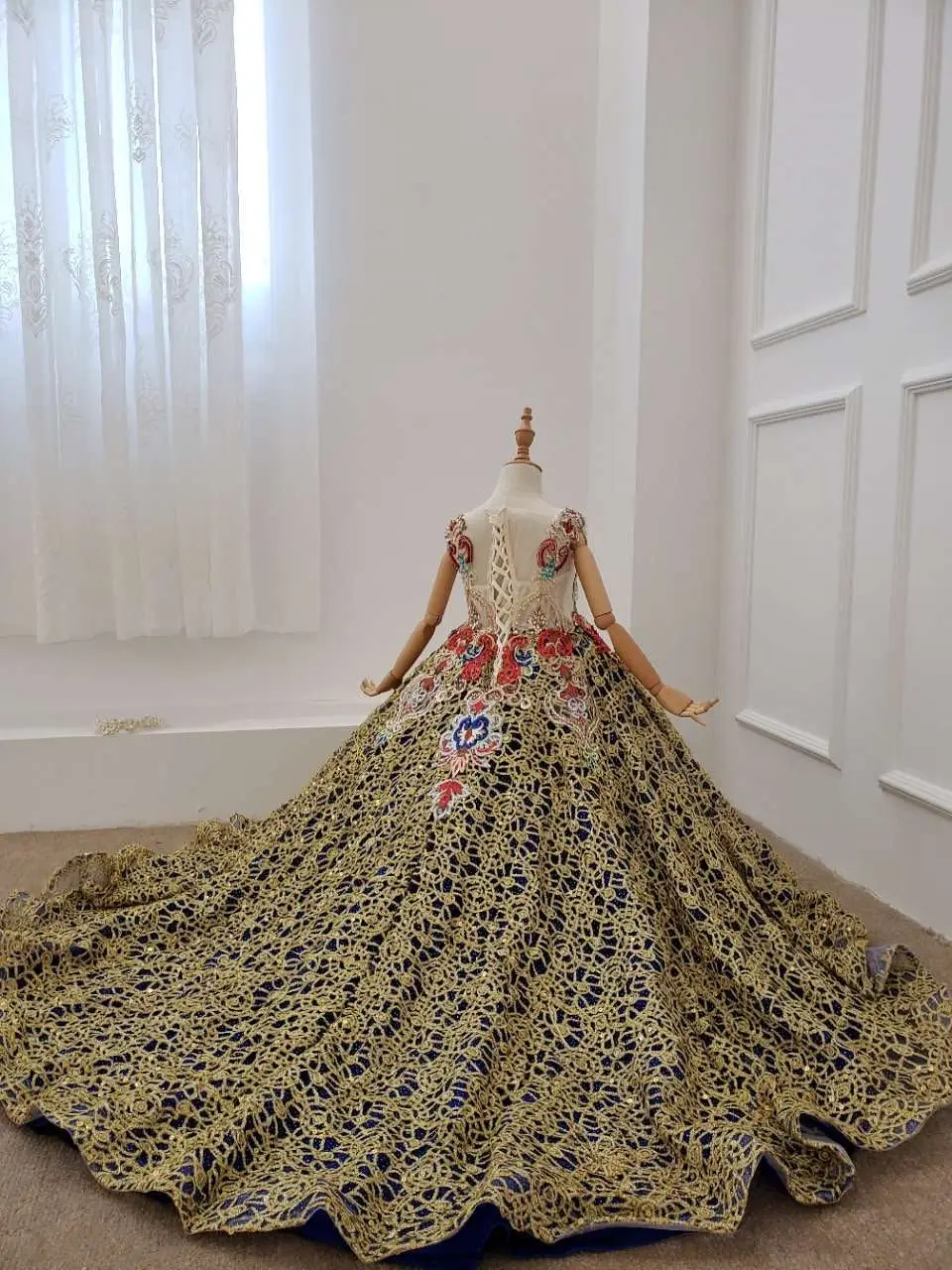 

Crystals Baby Girl Dresses Lace Embroidery Christmas Dress Wedding Gown Children Clothing Kids Dresses For Flower Girl Dresses