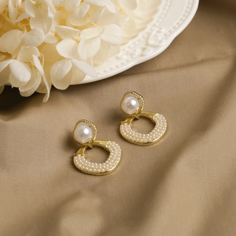 

S925 Silver Needle French Retro Diamond Inlaid Pearl Earrings Female New High-end Elegant Design Sense Wild Earrings Tide