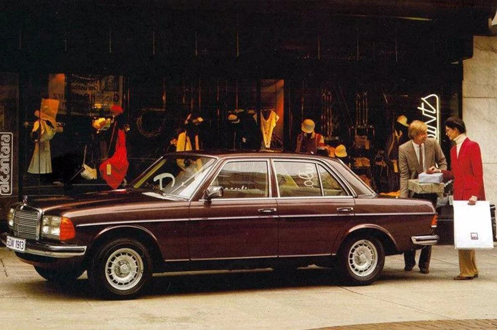 1:36 Mercedes Benz e-класс W123 игрушечный транспорт горячий колесный автомобиль модель металлический корпус двери могут быть открыты