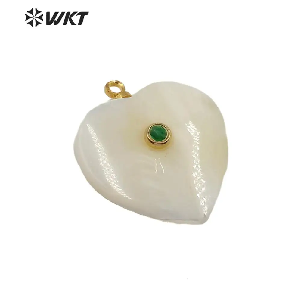 Женский кулон в форме сердца с фианитом | Подвески