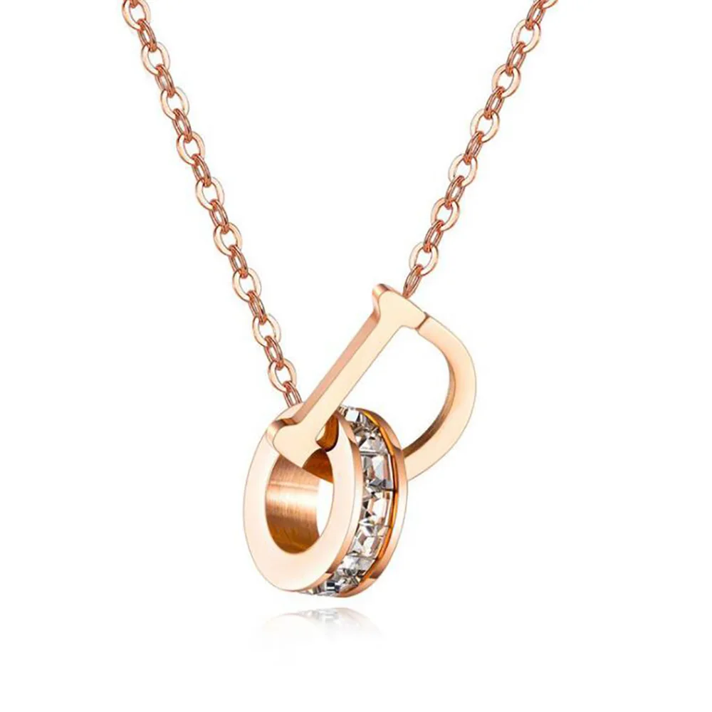 Из нержавеющей стали цвета розового золота в форме буквы D с украшением виде