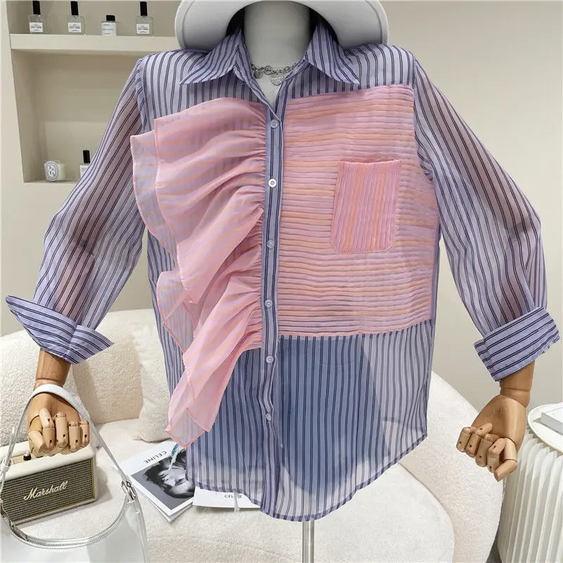 

2021 spring and summer new top women's wear Korean loose Stripe Shirt fashionable Hong Kong style retro design shirt