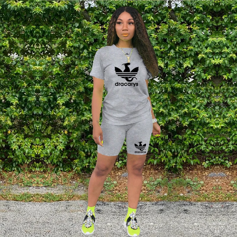 

Женский спортивный костюм из двух предметов, Однотонная футболка и шорты с коротким рукавом и принтом, повседневный летний костюм, 2021