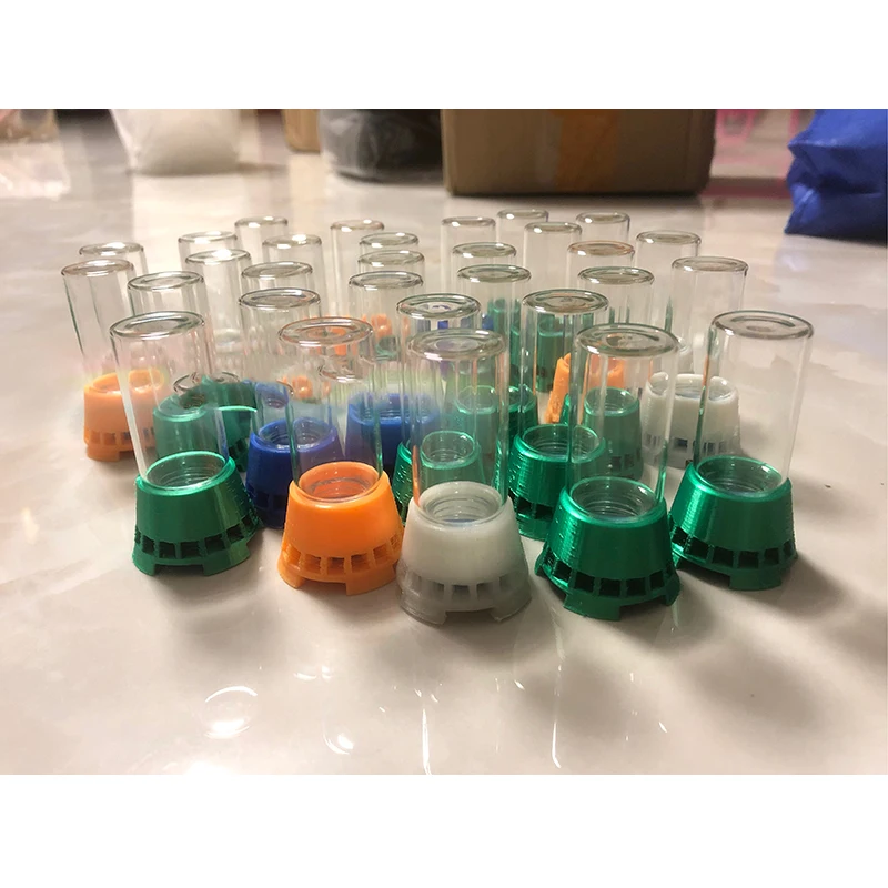 Милая кормушка для воды с активной областью очень толстая стеклянная бутылка