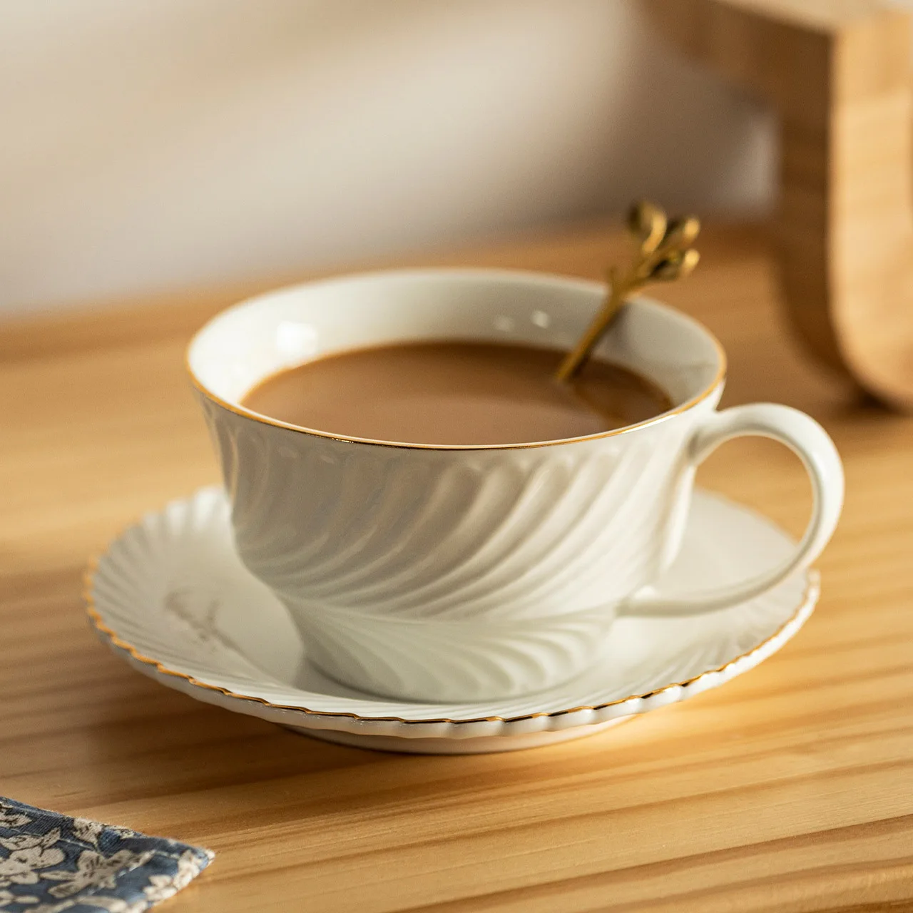

250ml Nordic White Phnom Penh Coffee Mug And Saucer Set Breakfast Milk Handgrip Cup With Dessert Dish Gift