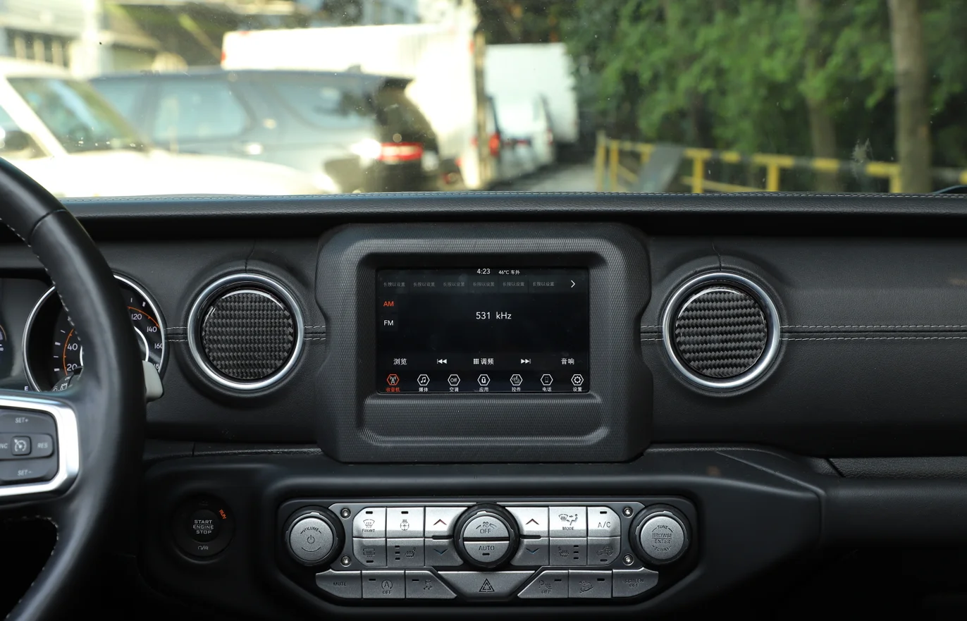 Приборная панель из углеродного волокна + Задняя решетка вентиляционного