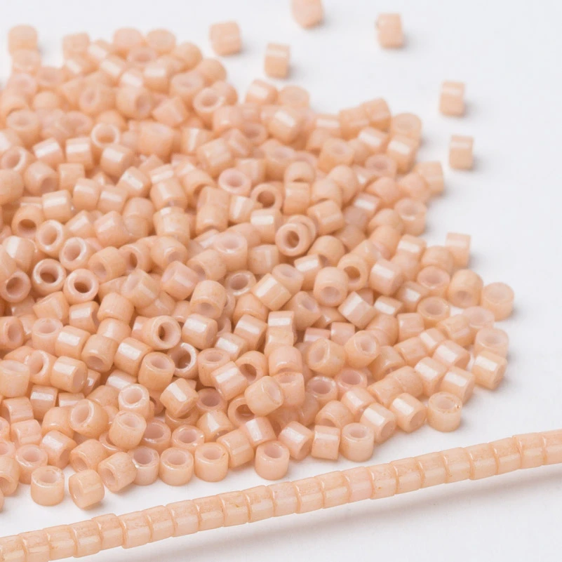 miyuki-DB208 Тайдиан Miyuki Delica Seed Bead 11/0 для Broderie De Perles Francaises непрозрачный белый DB200 1,6x1,3 мм около 1000 штук - Цвет: miyuki-DB208