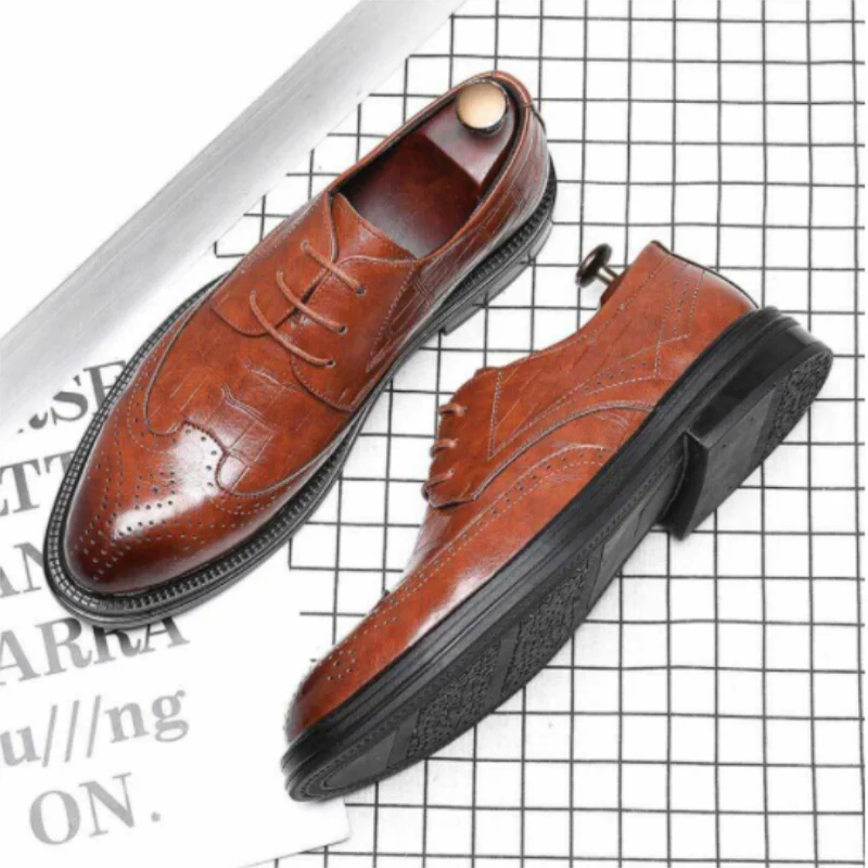 

Men's Handmade PU Brown Classic Plaid Hollow Lace Dress Brogue Shoes Retro Classic Fashion All-match Business Casual 5KE015