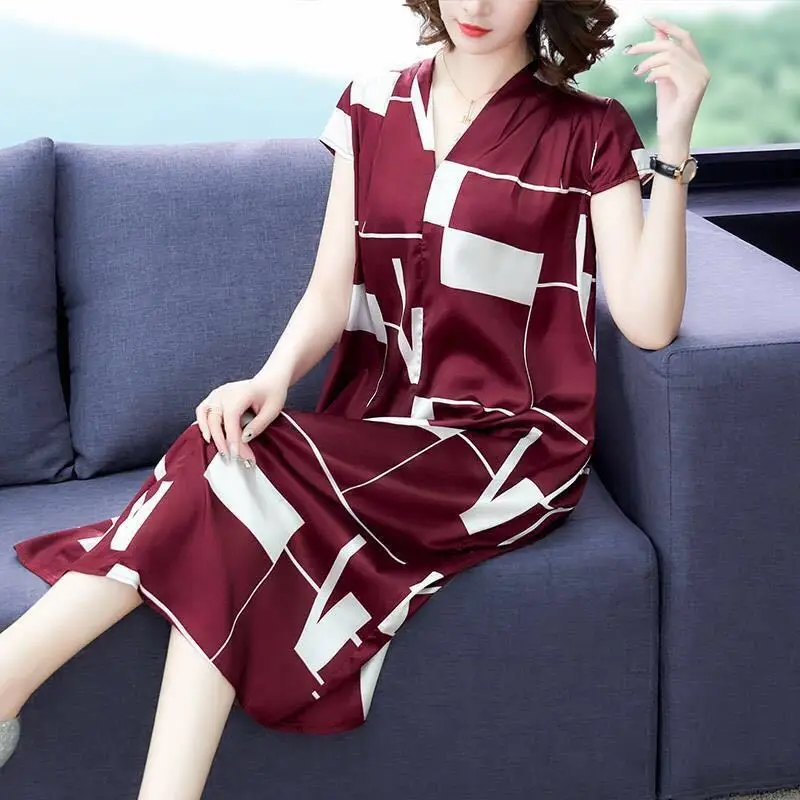 

Large Size Summer Women's Dress O-Neck Short Sleeve A-Line Women's Dress Printing Red Loose Version Ladies Skirt SS3294