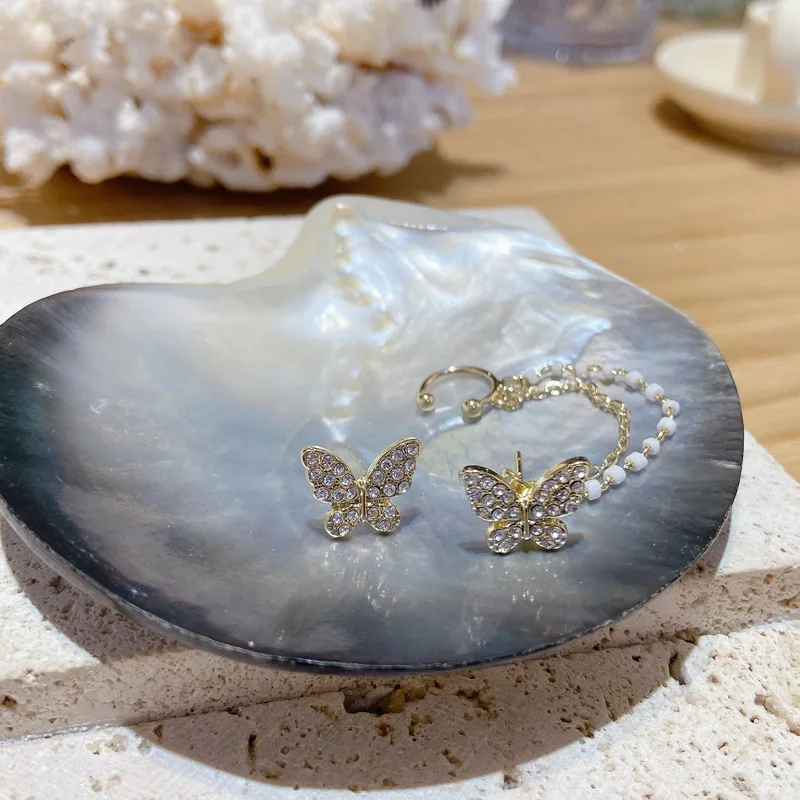 

2021 New Korean Elegant Cute Rhinestone Butterfly Stud Earrings For Women Girls Fashion Metal Chain Boucle D'oreille Jewelry