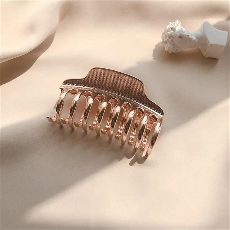 

Alloy Hair Claw Korean Japanese Style Hairpins Retro Hair Clips Simple Hair Accessories For Women Girl Party Jewelry Gift