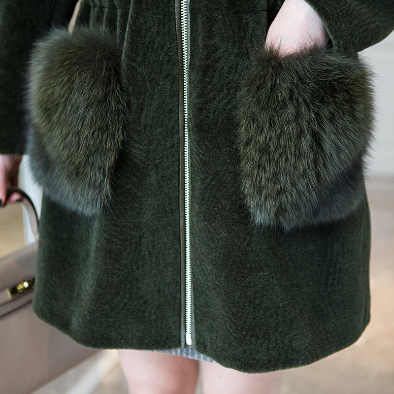 

2020 Coat Women's Natural Coats Winter Real Wool Jackets With Fox Fur Collar Hooded Warm Female Jacket WYQ228