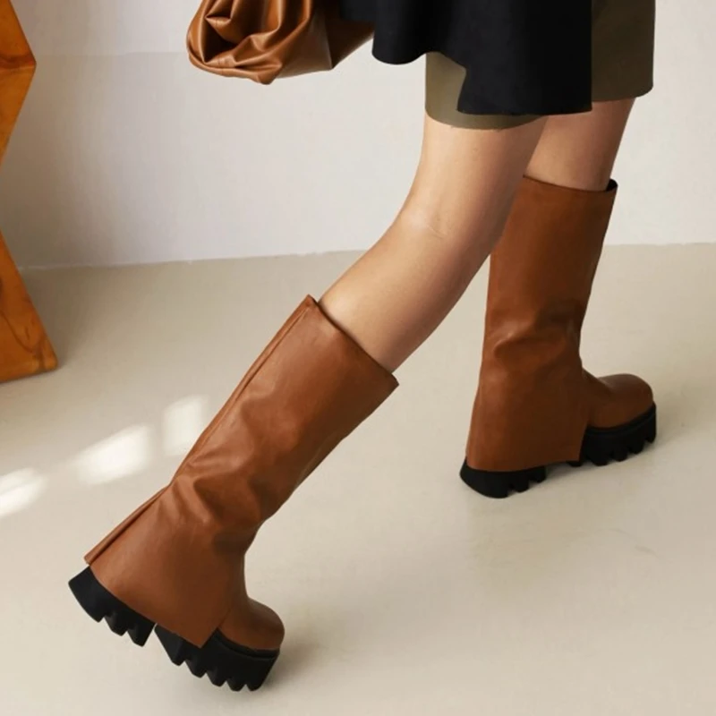 Unique Designed Slip on Shaft Short Boots Autumn Winter College Concise Knee High Boots Anti-Slip Thick Sole Platform