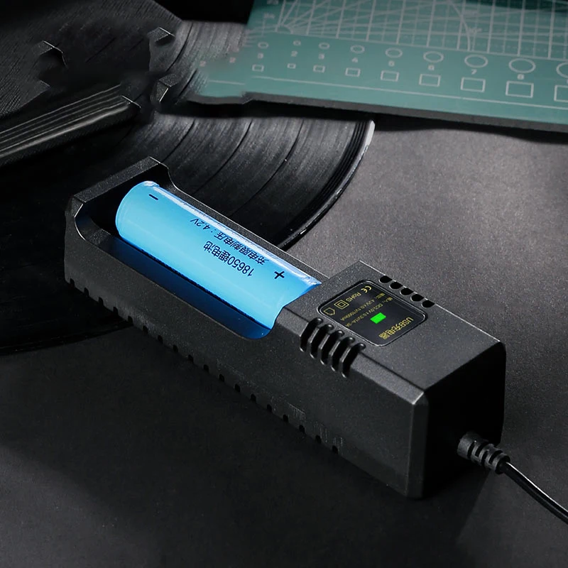 저렴한 델리 LED 강한 빛 충전식 손전등 18650 배터리 3 모드 긴 시간 방수 야외 캠핑 강력한 LED 손전등