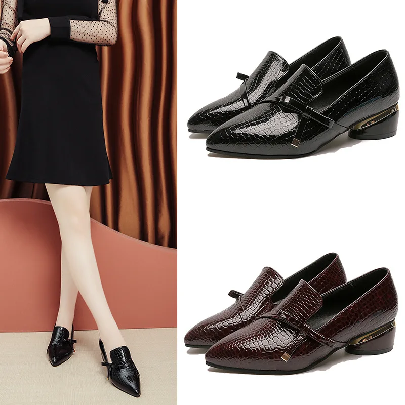 Женские туфли с узором под крокодиловую кожу на блочном каблуке жемчугом и