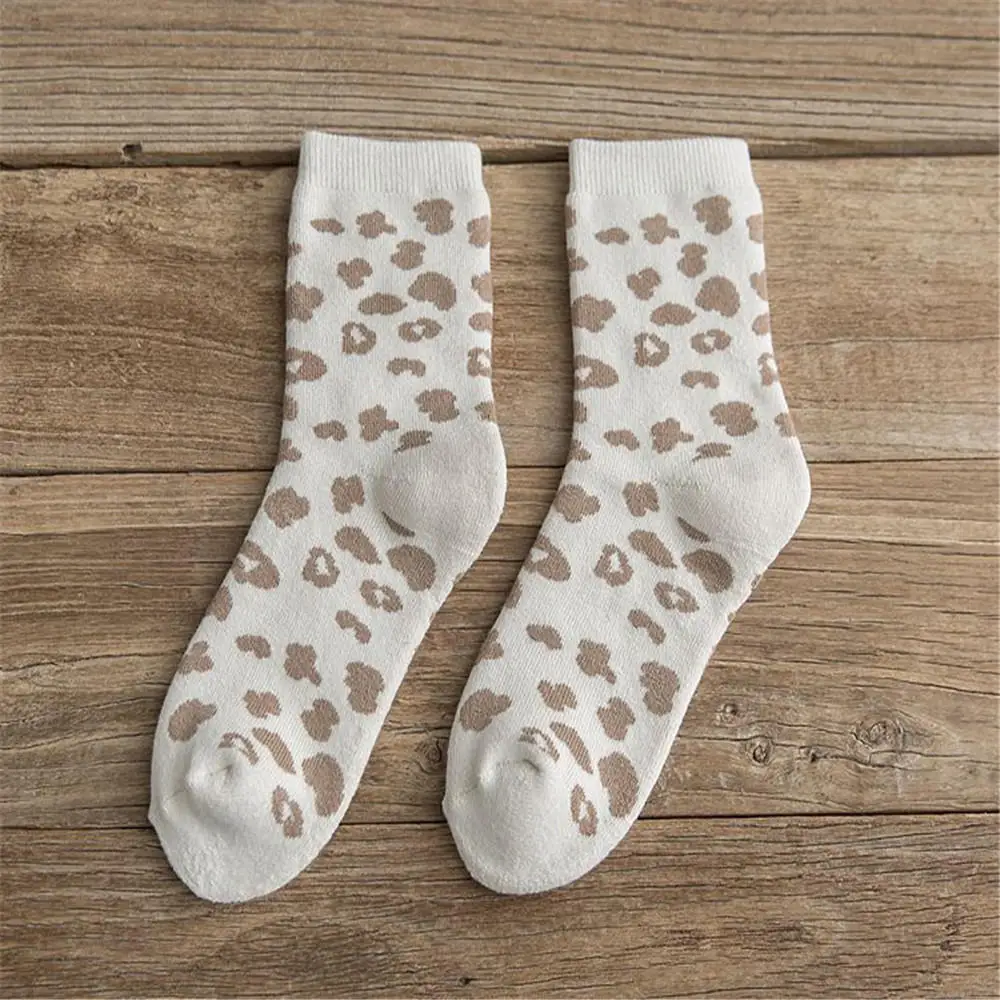 

New Autumn And Winter New Thickened Spotted Leopard Print Socks In The Tube Cotton Personality Warm Women Socks Towel Socks