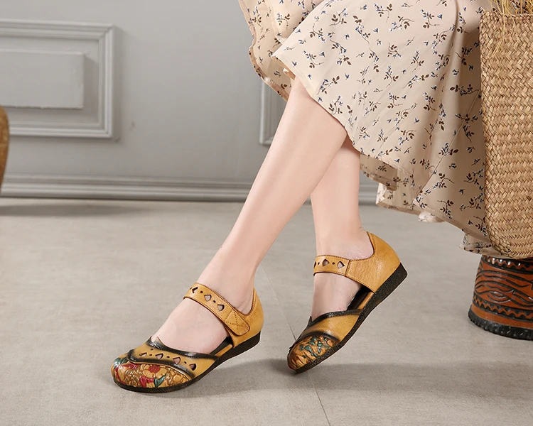 

Genuine leatherComfortablepersonalityRetro styleHollowing outColour collocationWomen's single sandals