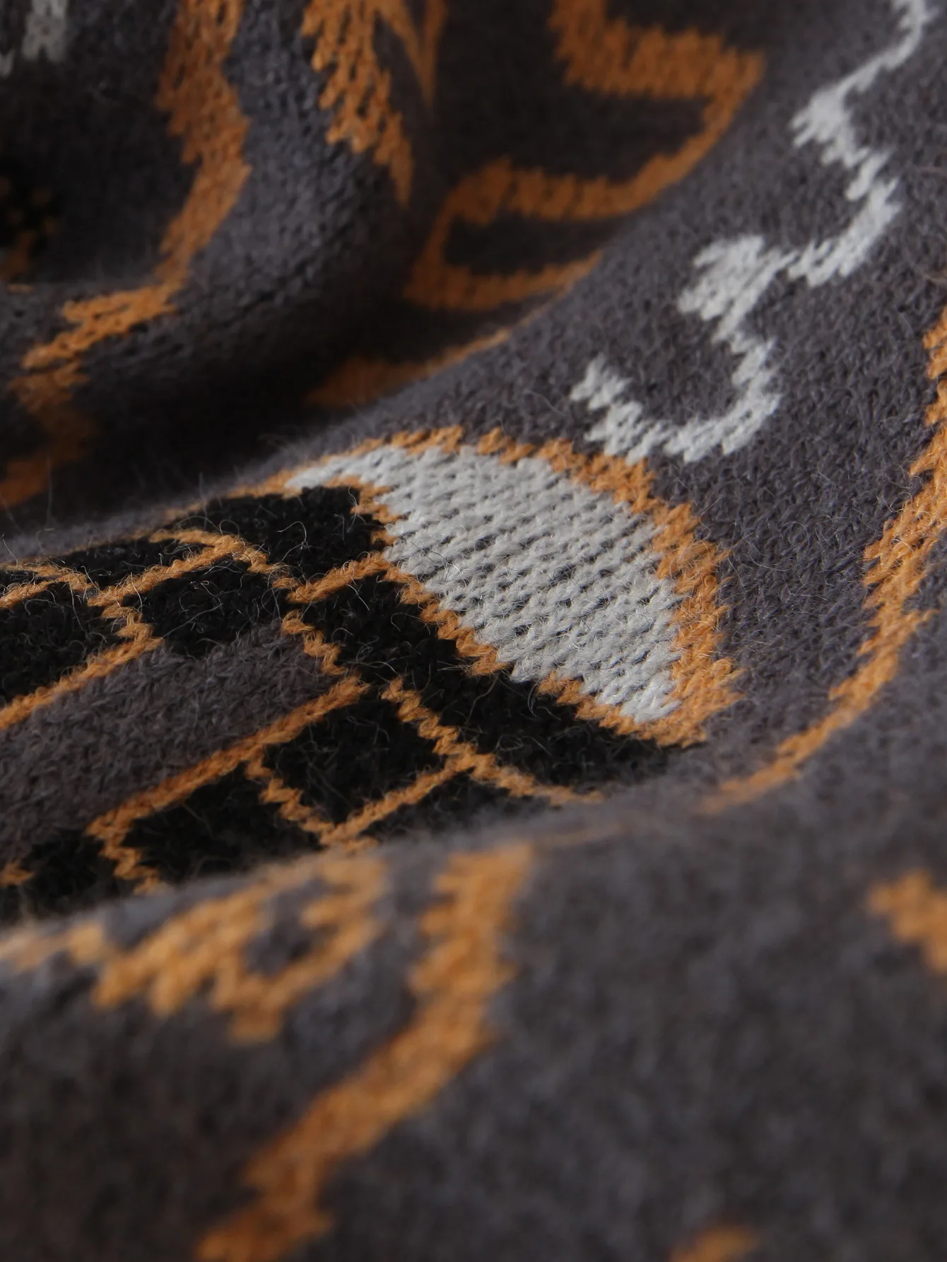 

Vintage V-Neck Oversize Print Knitted Sweater Casual Loose Chic Button Cardigan Sweater Fashion Slim Long Sleeve Elegant Sweater