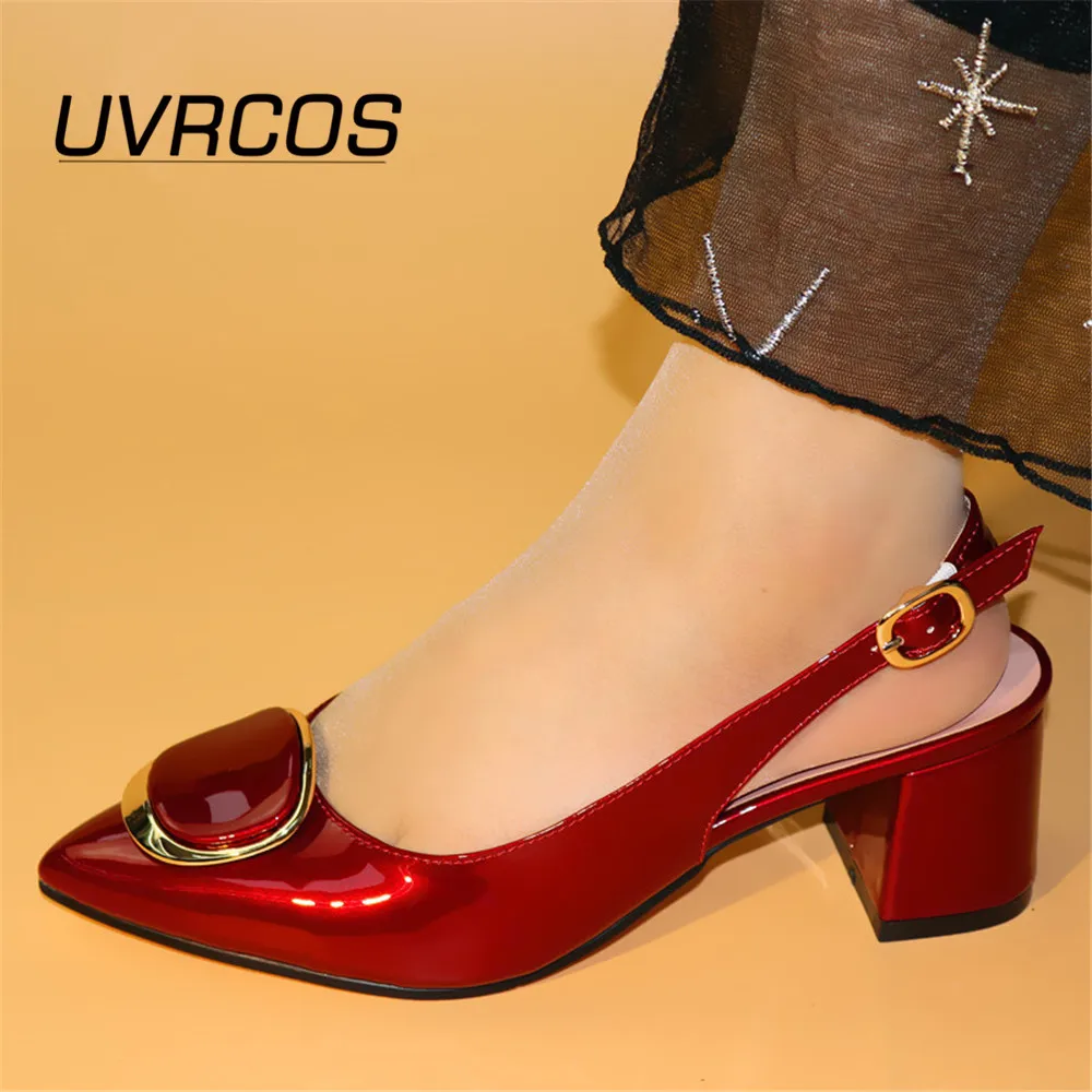 Фиолетовые модные туфли с металлическим украшением женские на шнуровке