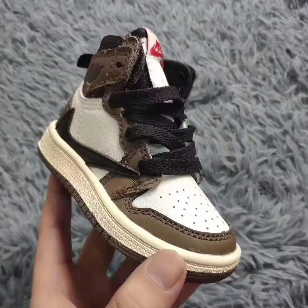 AJ1 тапки брелки 3D Милые баскетбольные кроссовки кулон креативная модель популярный подарок на день рождения - Цвет: Type G-one piece