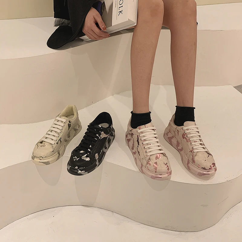 

2021 Fashion Spring Women Casual Sneakers Graffiti Lace-Up Vulcanize Shoes Chunky Platform Short Plush Pink Ladies Board Shoes