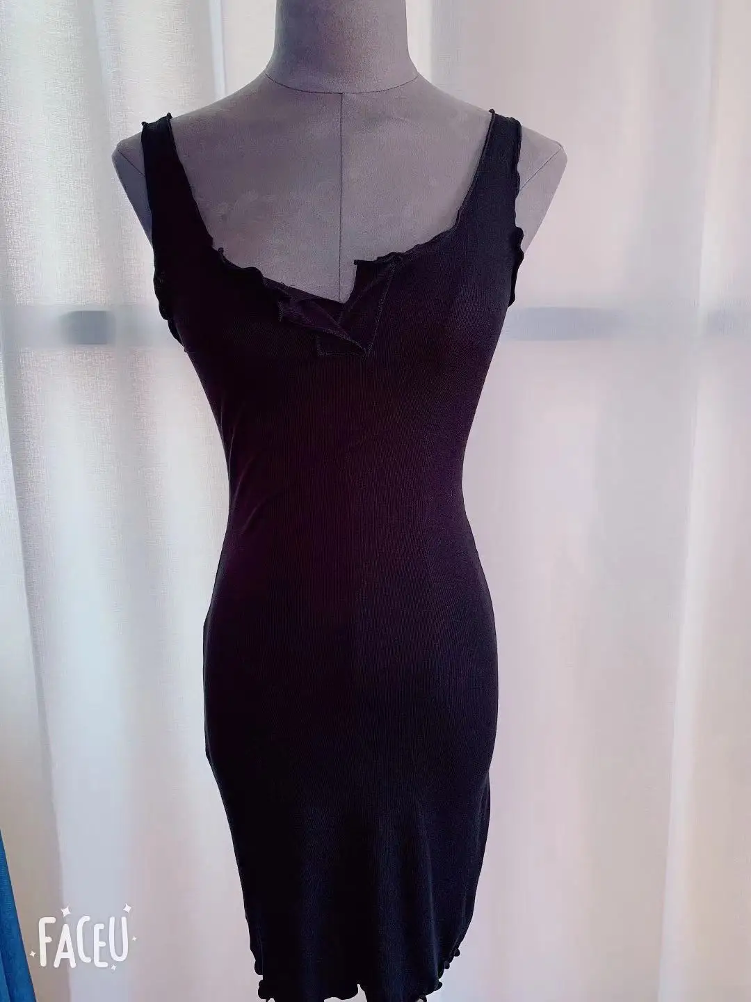 Новое весеннее платье женское черное белое мини с длинным рукавом женские