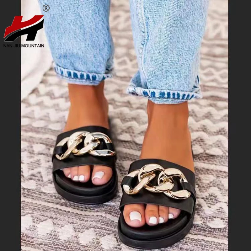 

2021 г. Летняя женская обувь на низком каблуке Босоножки с открытым носком повседневные уличные тапочки с украшением в виде цепочки размера п...