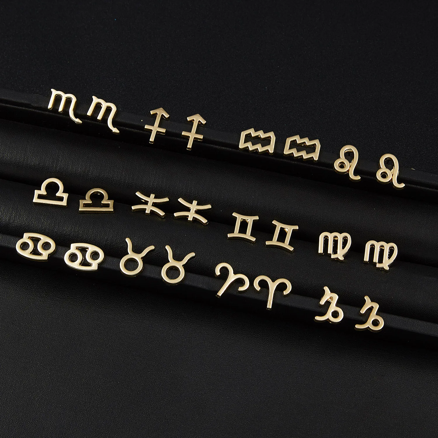 

2021 Trendy Twelve Constellations Symbol Stud Earring For Women Men High Quality Gold Plated Earring Jewelry Birthday Party Gift
