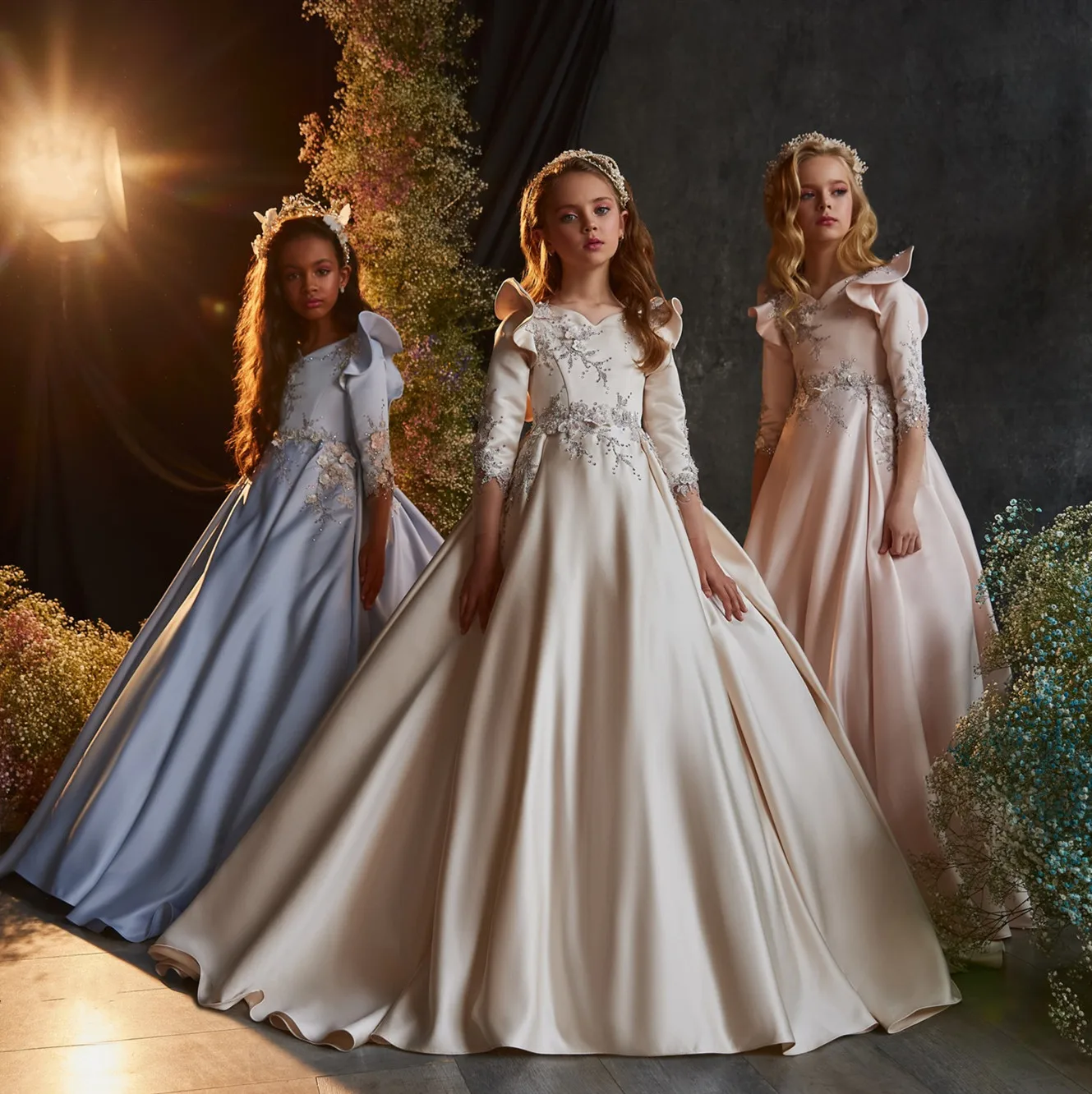 

Vintage Long Flower Girl Dress Princess Beaded Lace Applique Children Wedding Party Dress Girls Party Prom Gown