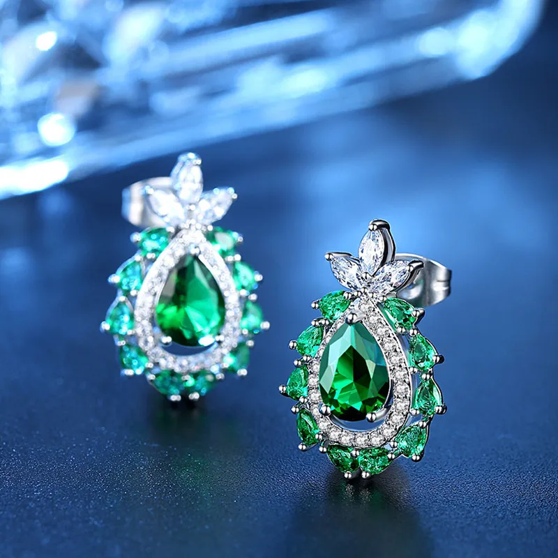 Женские серьги-гвоздики в форме капли Aquamarines с изумрудами и кристаллами из