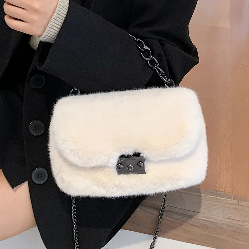 

VeryMe 2020 Fashion Women's Messenger Bag Cute Kawaii Faux Fur Crossbody Bags Female Casual Handbags Winter Chain Crossbody Bags