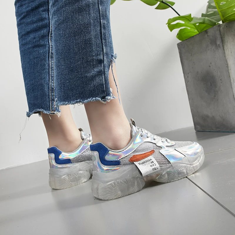 

2021 Brand Spring Trend Women Transparent Sneakers Ladies Platform Jelly Shoes Laser Casual Shoes Shining Running Footwear