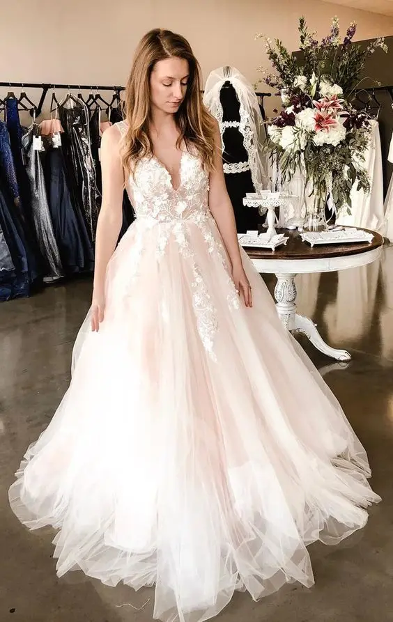 Сексуальное платье для выпускного вечера с глубоким v-образным вырезом розовое