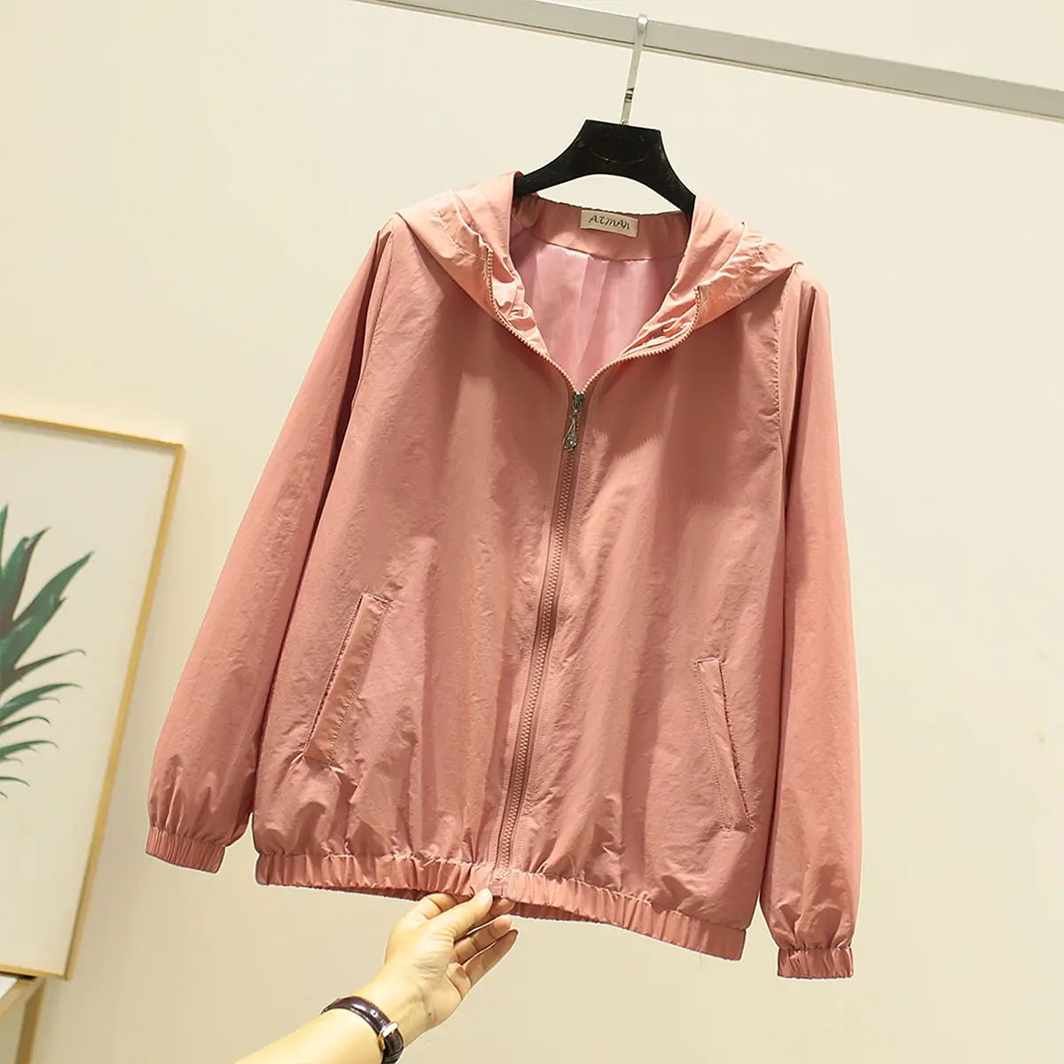 

2022 Spring Thin Jackets Solid Color Women Hooded Jacket Zip Casual Solid Color Trench Coat Lightweight Women Hooded Jacket