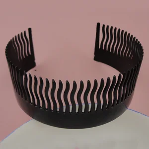 Пластиковый гребешок для волос. 10 шт. Размеры 4х24 см. 60 зубчиков